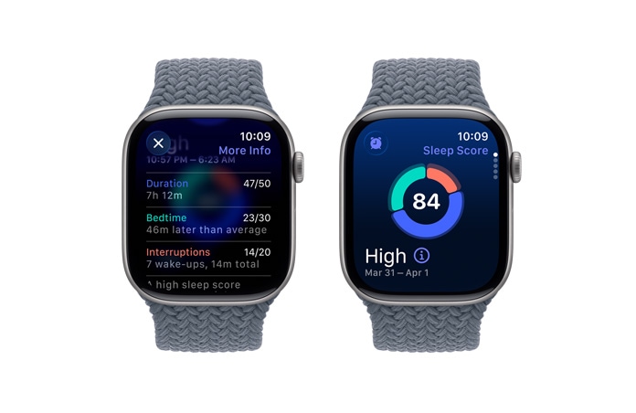 Apple Watch Series 11, hliníkový kryt v kozmickej sivej farbe, hlásenie o spánkovom skóre, pohľad zvonku na pravú stranu, korunka Digital Crown, zapletaná slučka Solo v oceľovej modrej farbe