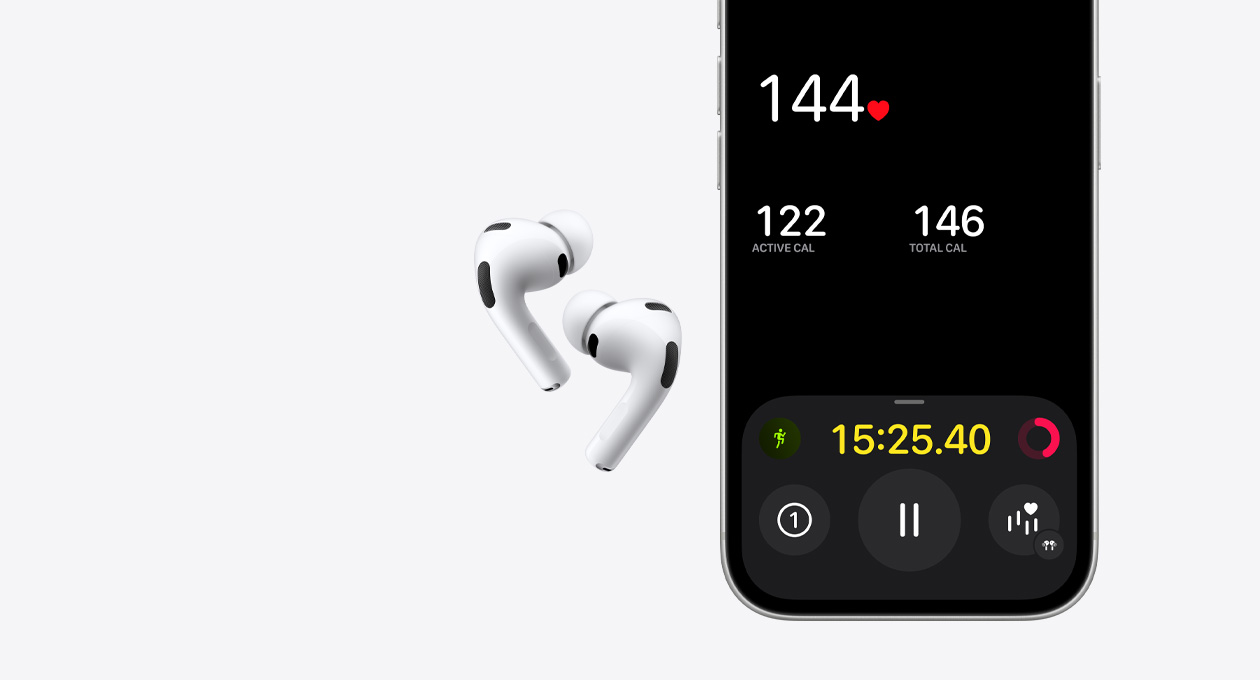 AirPods Pro 3, vita, nedre halvan av skärmen på en iPhone 17 Pro, appen Fitness, funktionen för pulsmätning
